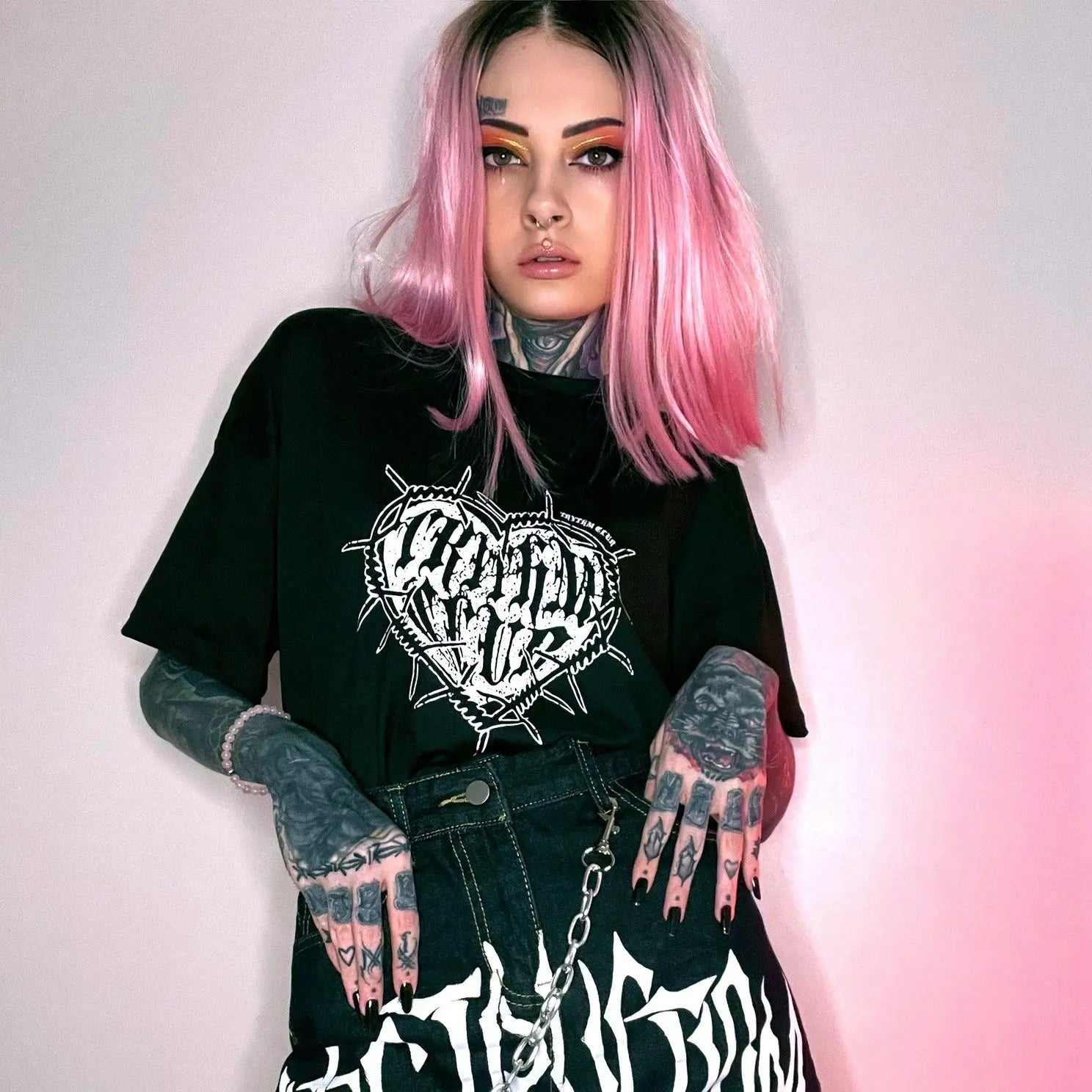 'Alive' Punk Heart Pattern Black T-shirt