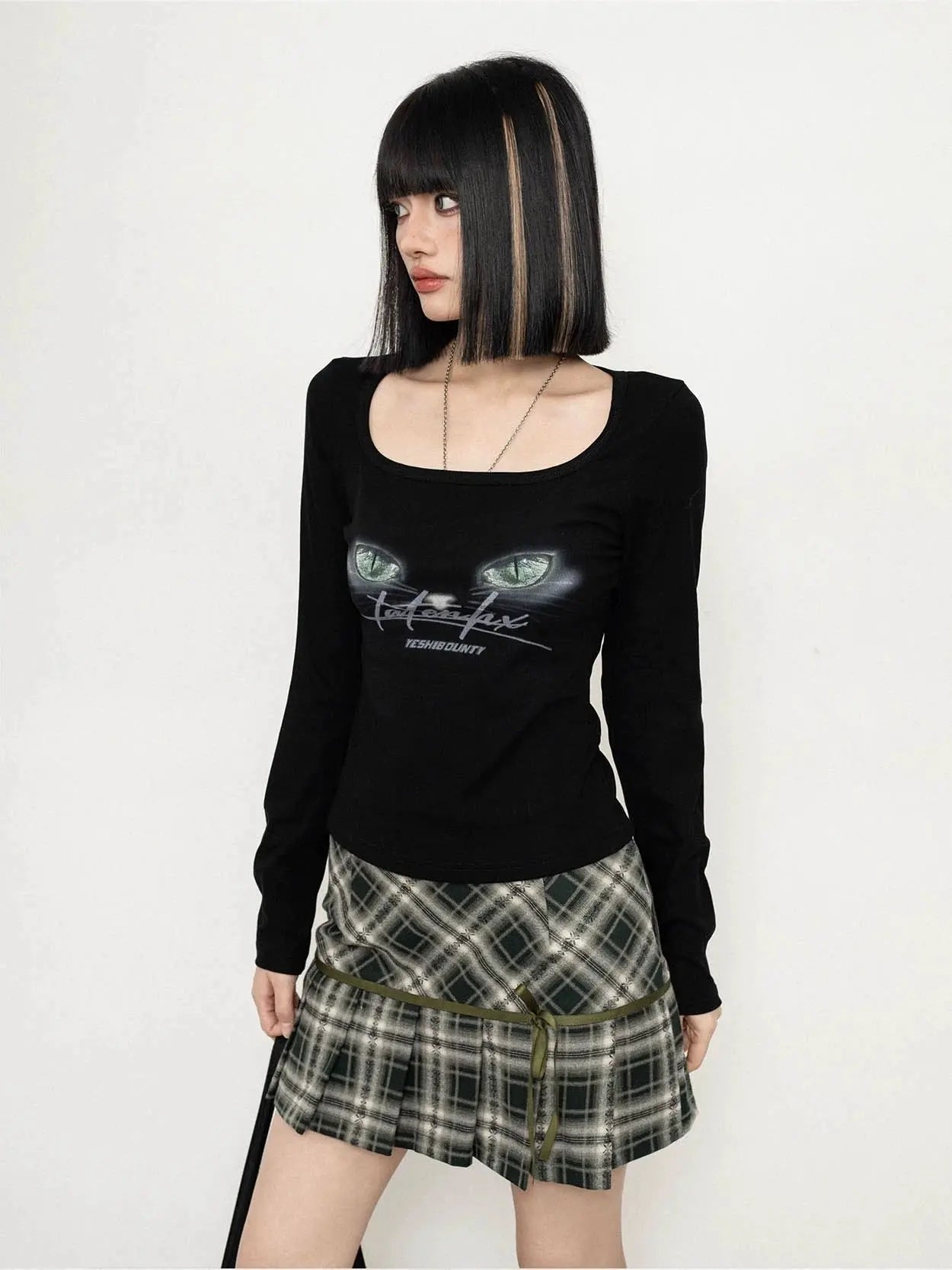 'Cat Eye' Anime Girl Square Neck Long Sleeves Shirts