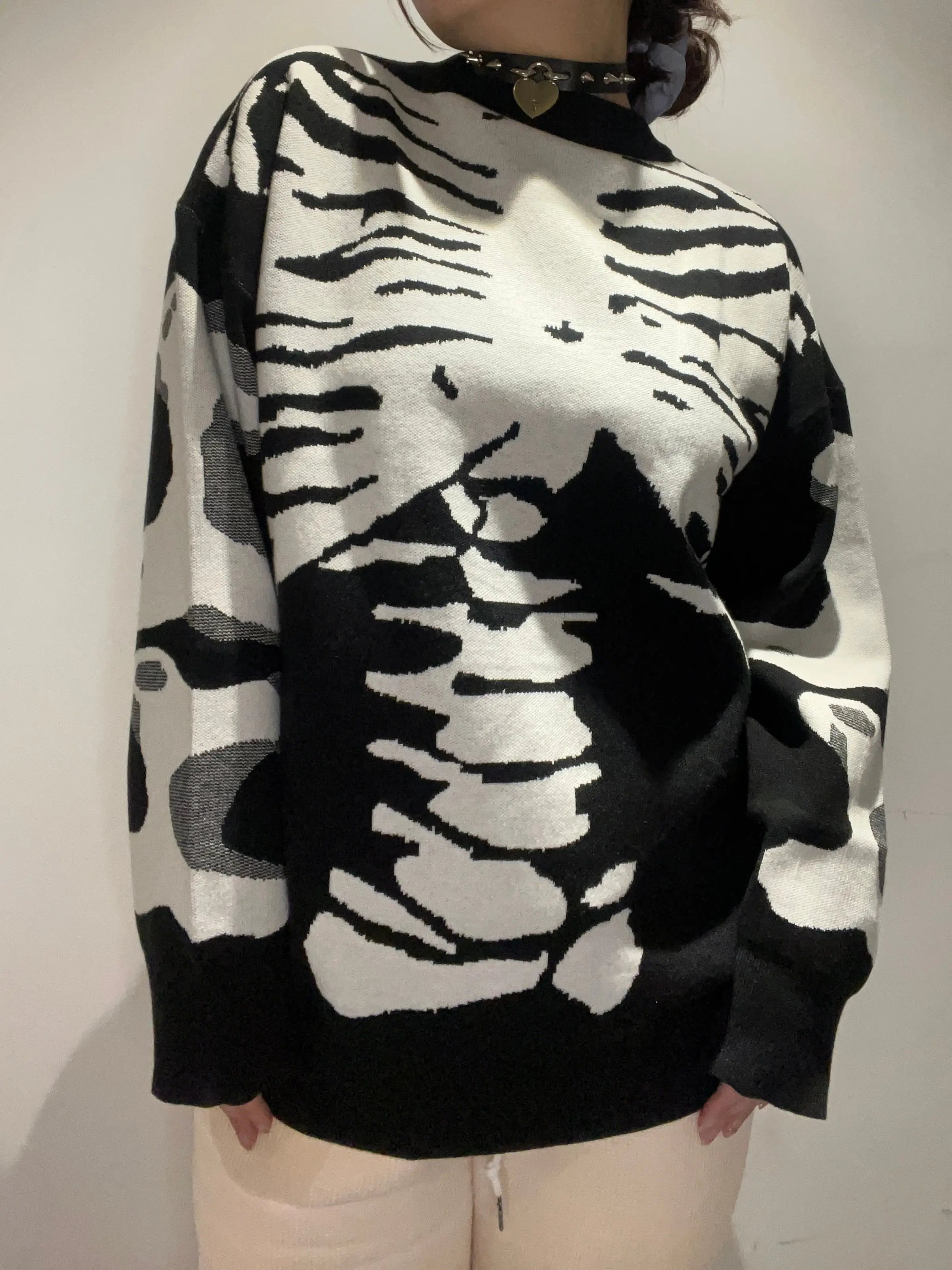 'Fake body' Oversized Unisex Dark Skeleton Sweater