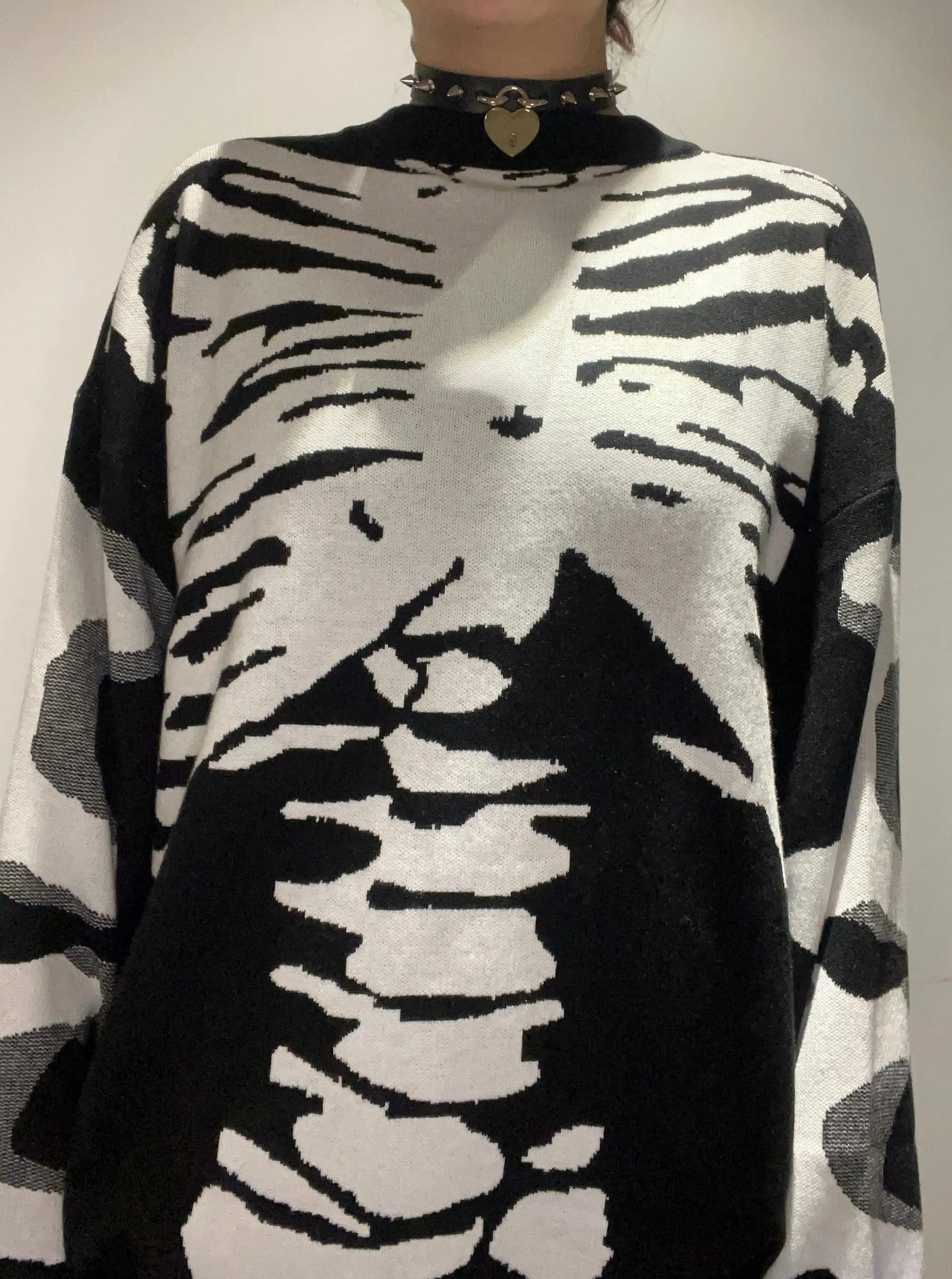 'Fake body' Oversized Unisex Dark Skeleton Sweater