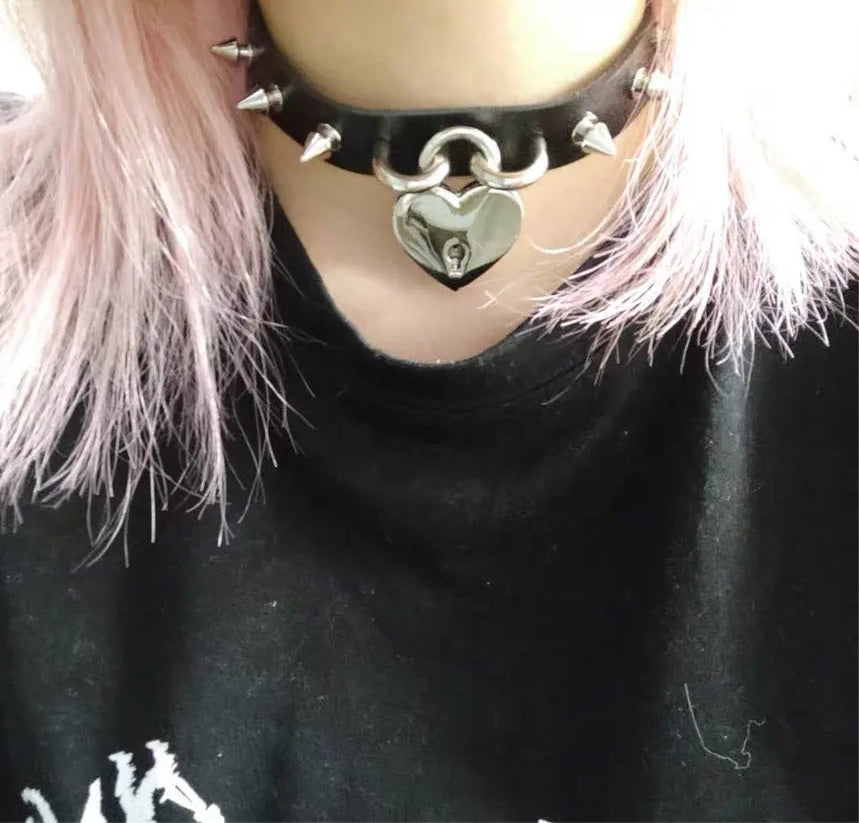 'Gatekeeper' Door & Key Heart Choker