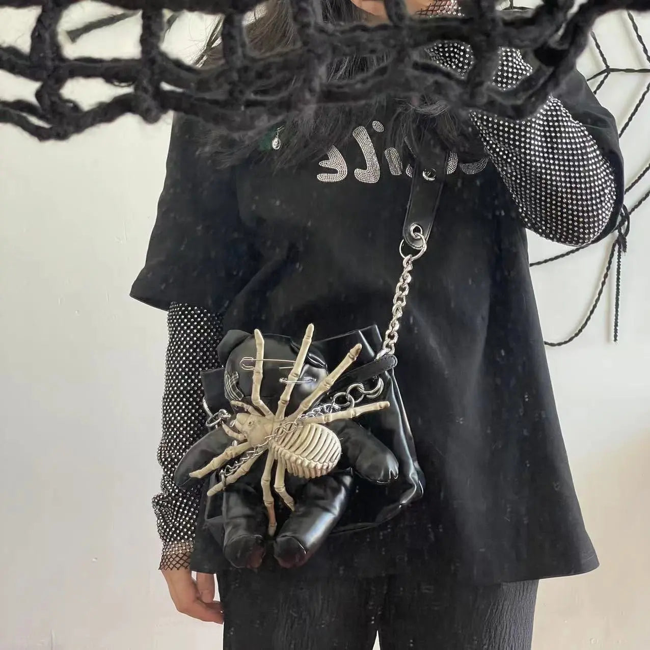 'Nible' Alt Dark Spider Bear Detachable Bag