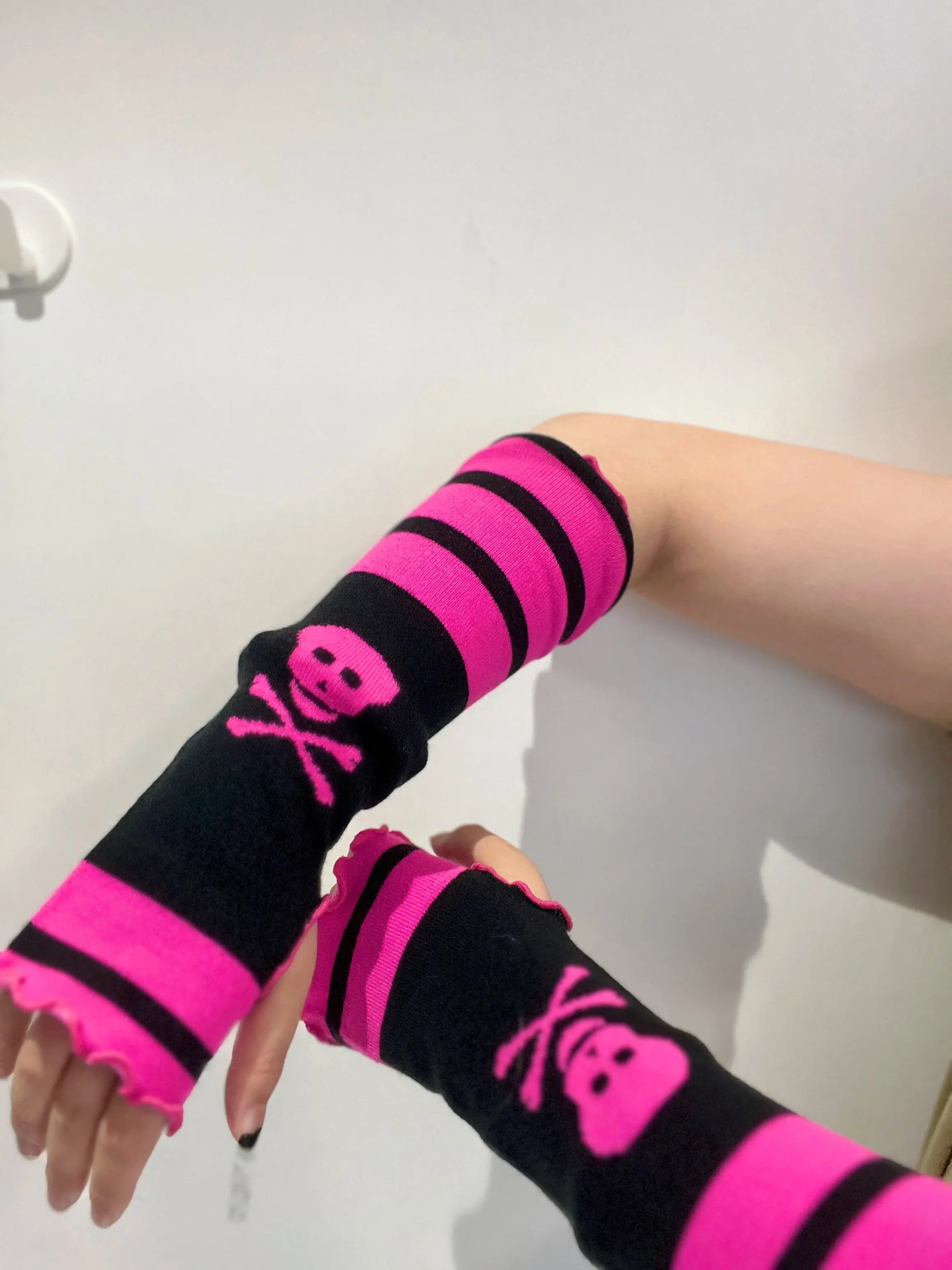 'Raspberry' Harajuku Striped Pink Skull Gloves