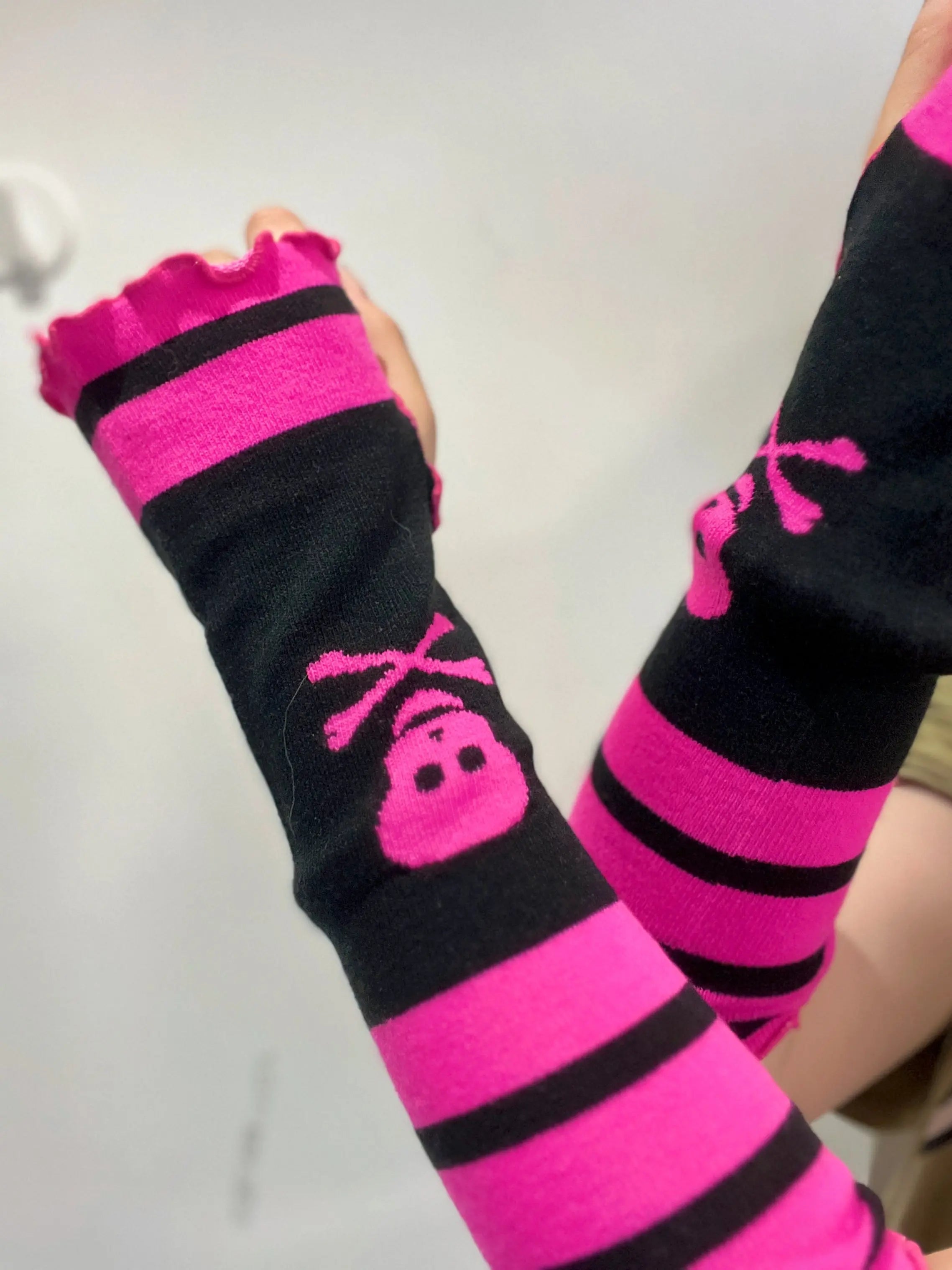 'Raspberry' Harajuku Striped Pink Skull Gloves