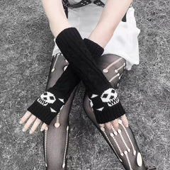 'Mr.Skull' Knitted Dark Alt Gloves