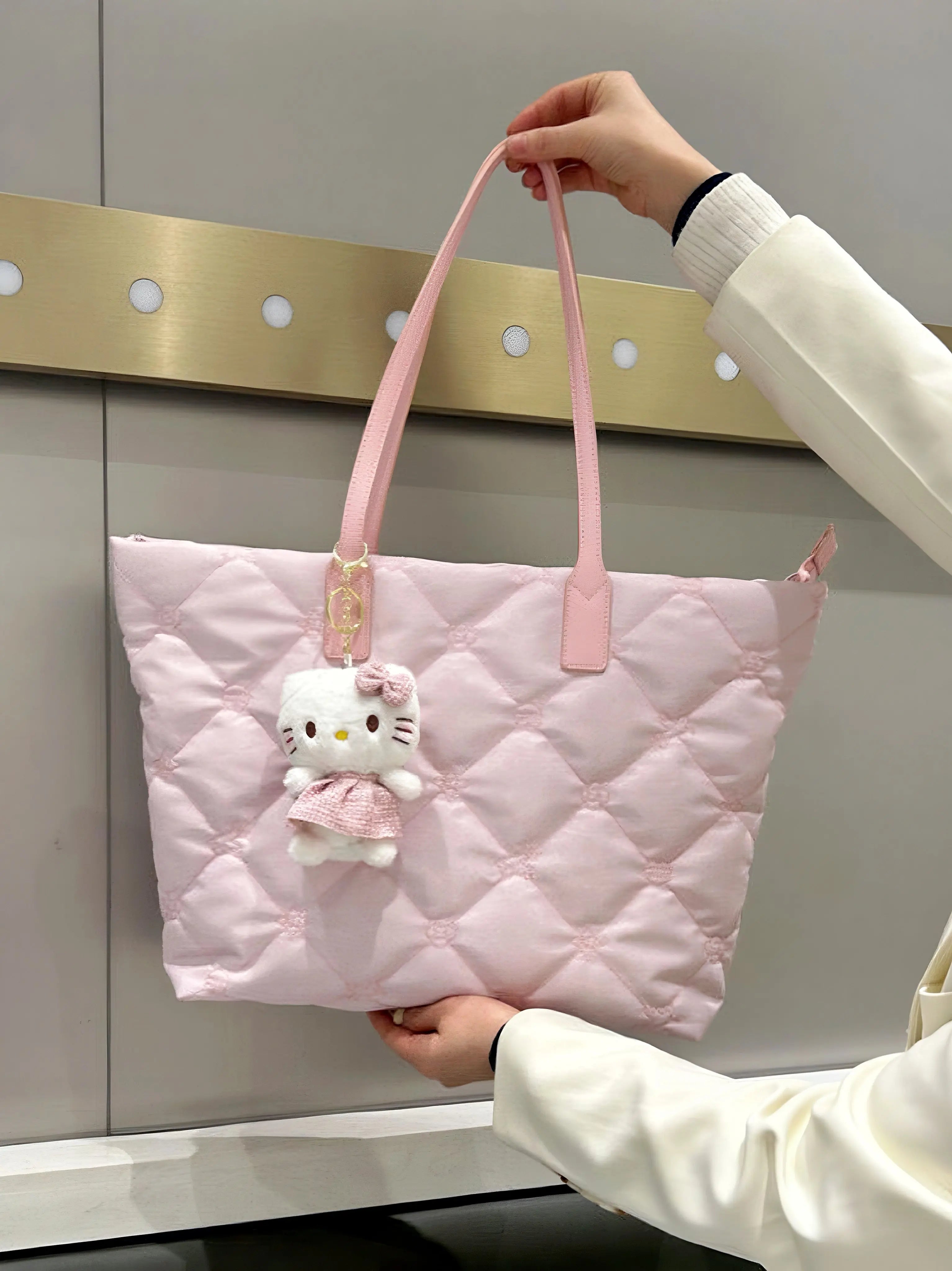 'Sweet Peach' Kawaii Soft Pink Kitty Pendant Hand Bag