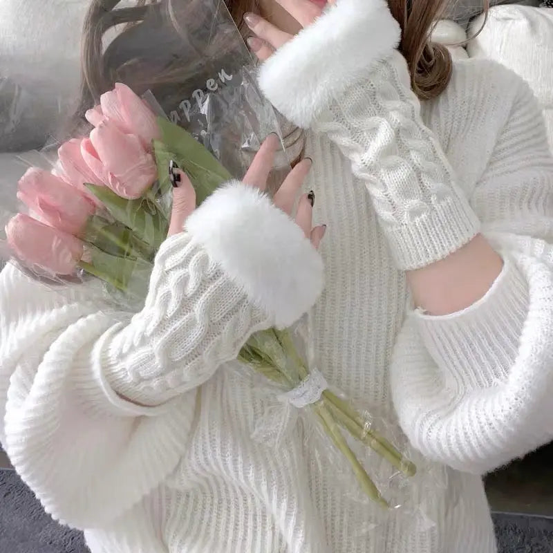 'Vanilla' Kawaii Fluffy Long Gloves