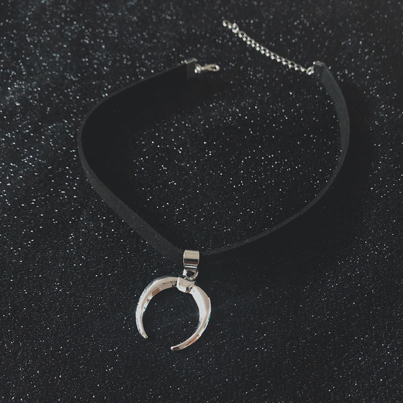 Choker Necklace With Moon Pendant