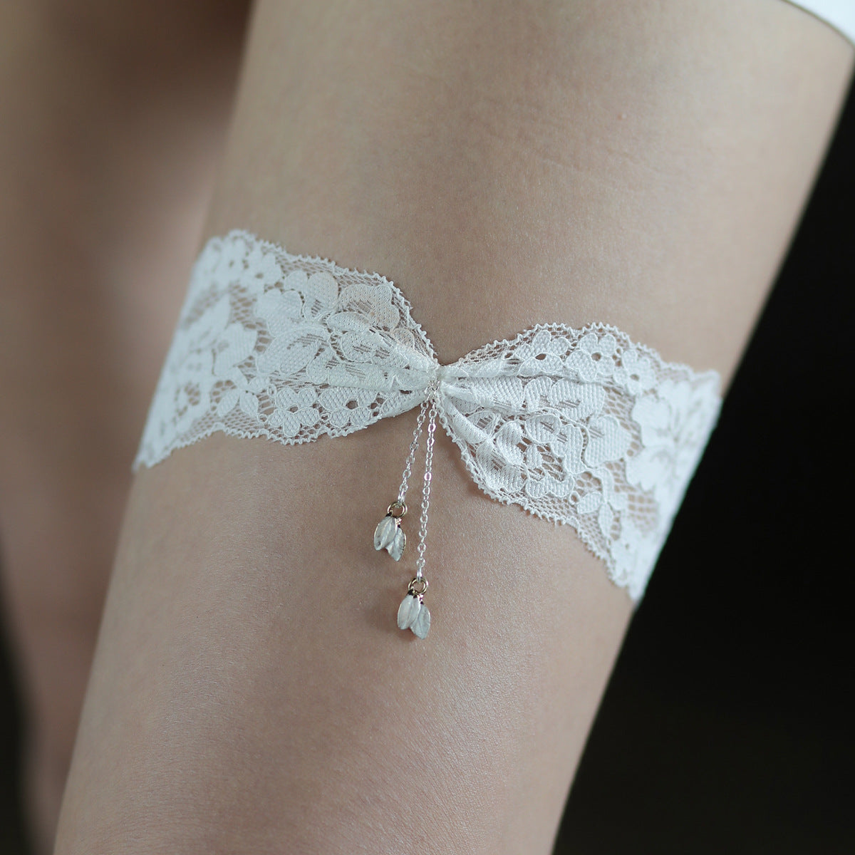 White Floral Lace Garter